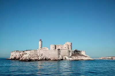 Consigli per la visita di siti storici per evitare la folla